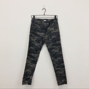 NWOT LF Carmar Faded Grey Camouflage Skinny Jeans